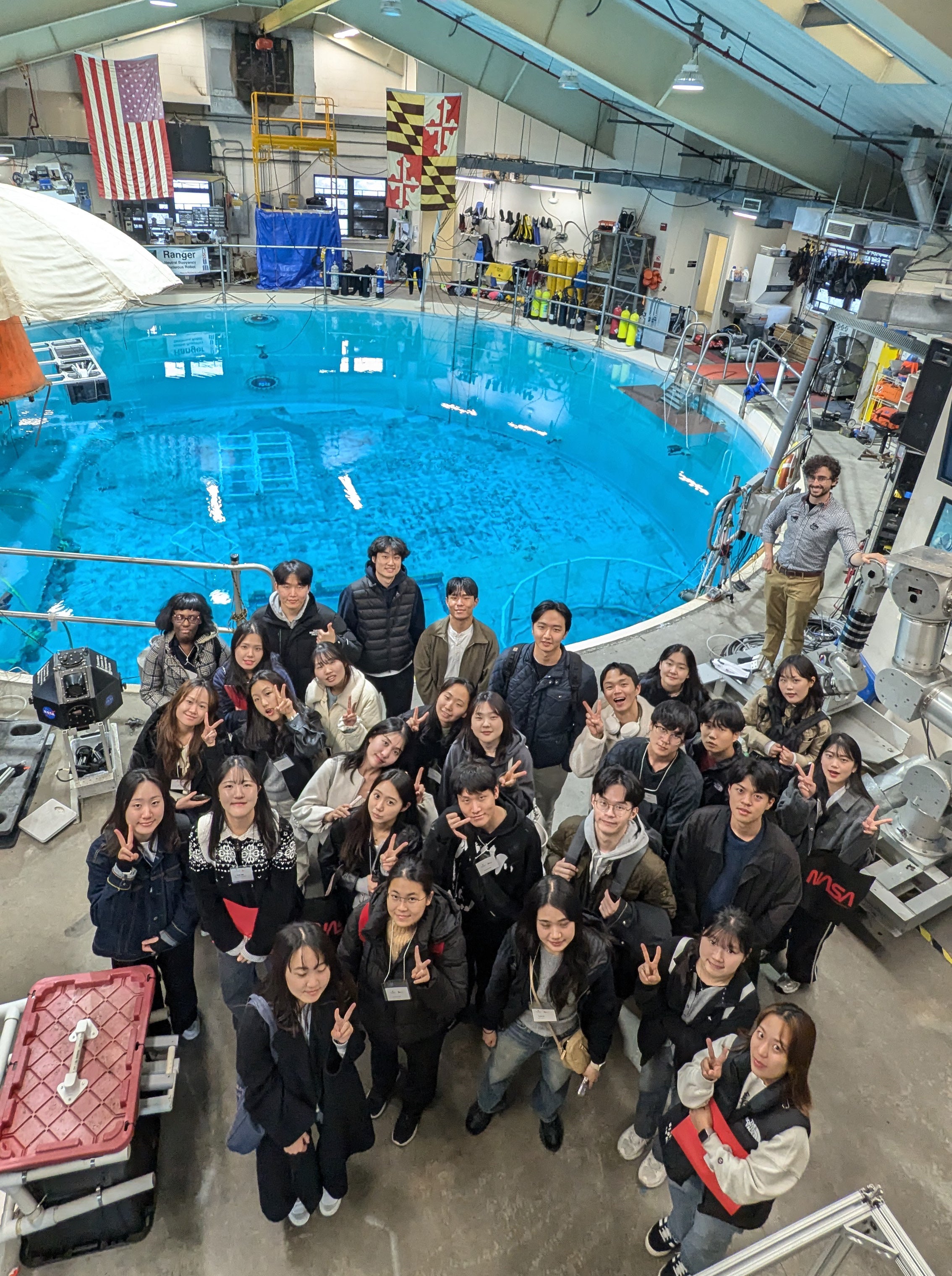 Korean STEM students visit the Neutral Buoyancy Research Facility