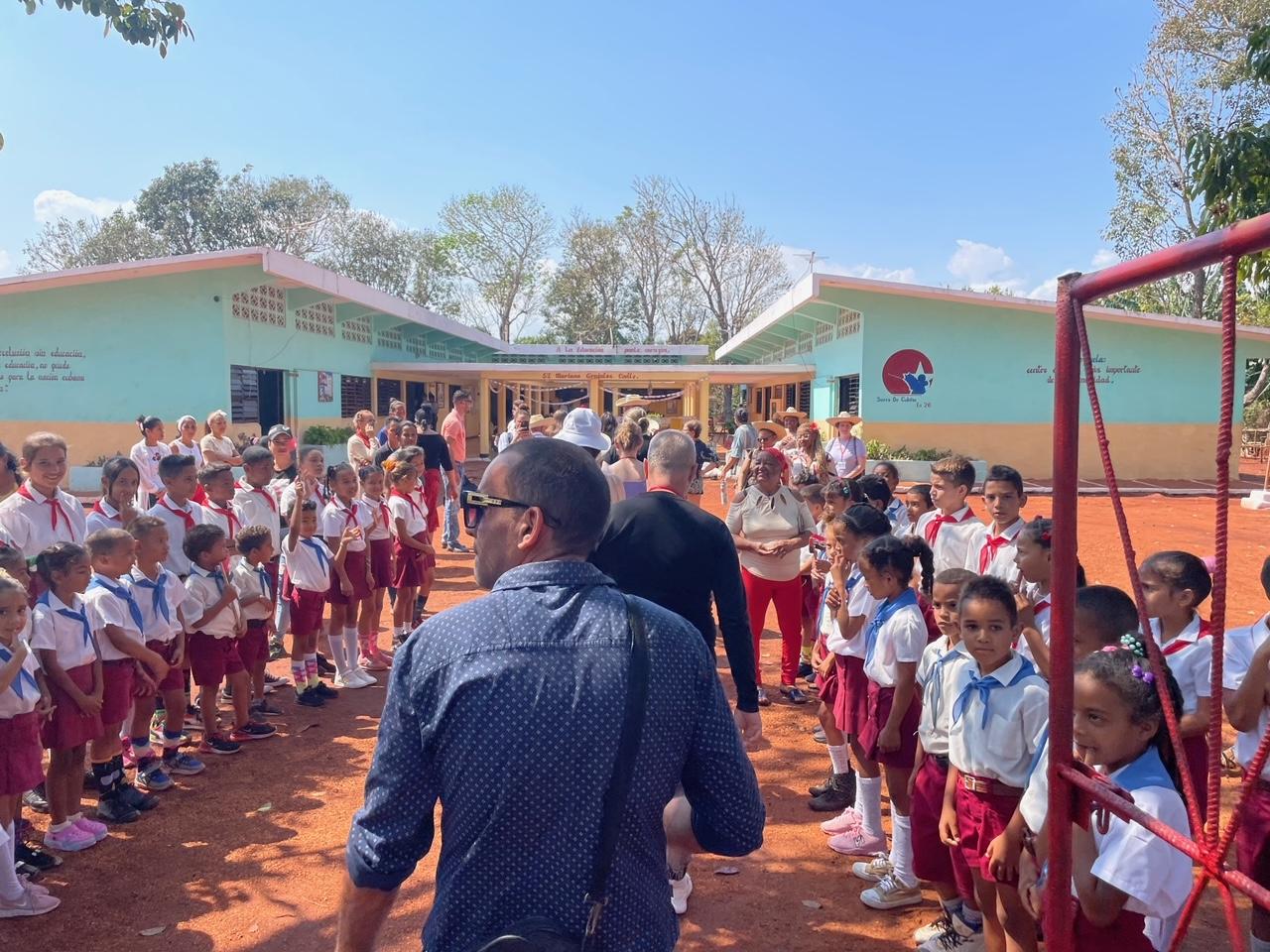 UMD Scholars visit a school in Cuba